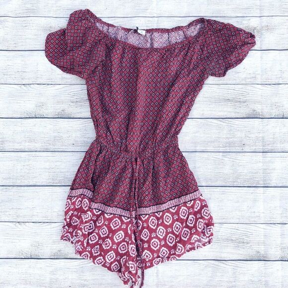 Abercrombie & Fitch Pants - A&F Abercrombie and Fitch Red Paisley Off the Shoulder Romper Boho Size S